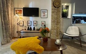 Avant-Garde Studio
